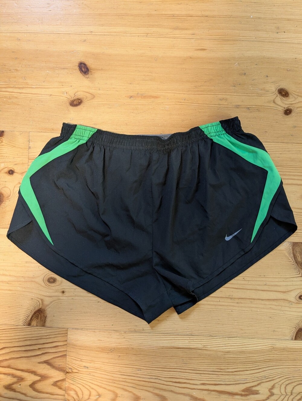 Nike Men's black and green split running shorts Size Small